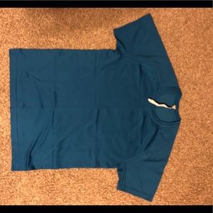 Teal men’s metal vent tech tee